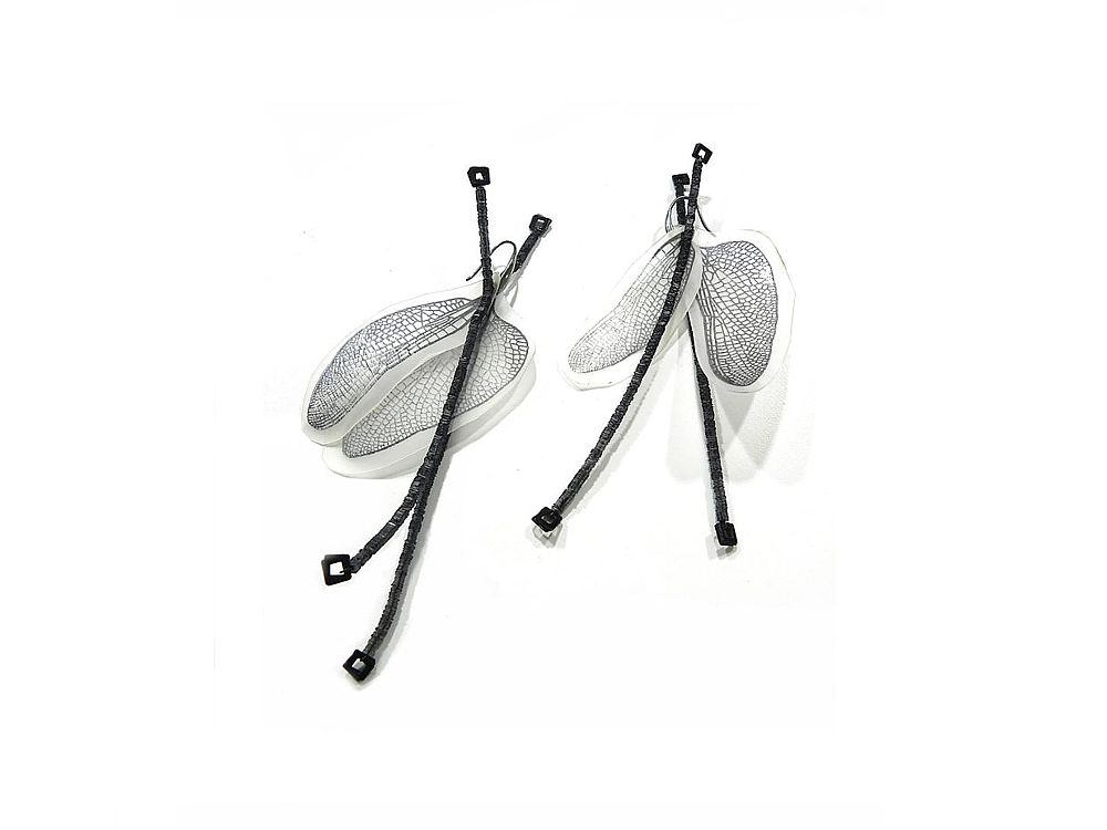 O4A earrings Dragonflay